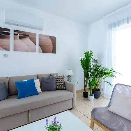Beautiful 2 Bed In Cyprus Apartament