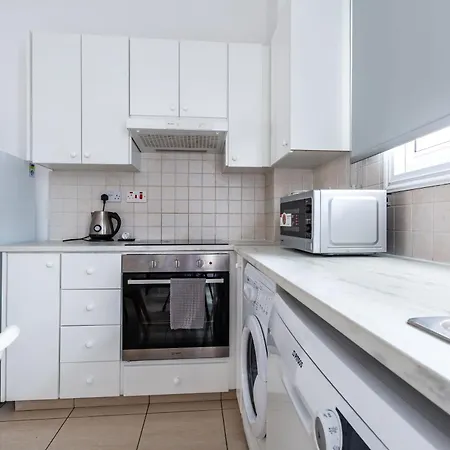 Beautiful 2 Bed In Cyprus Apartament