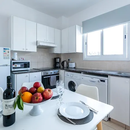 Beautiful 2 Bed In Cyprus Apartament