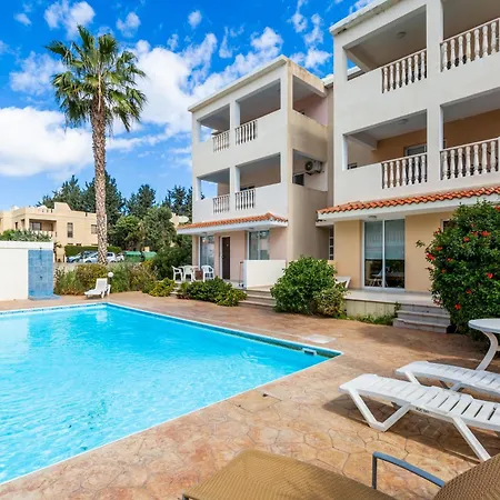 Beautiful 2 Bed In Cyprus Apartman *