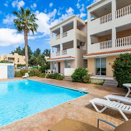 Beautiful 2 Bed In Cyprus Apartment *