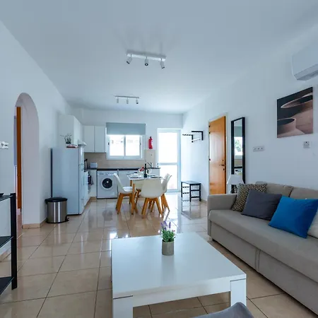 Beautiful 2 Bed In Cyprus Paphos