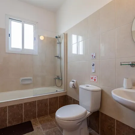 Beautiful 2 Bed In Cyprus Paphos