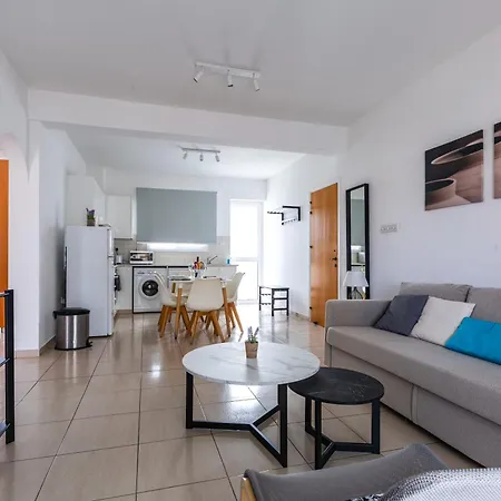 Beautiful 2 Bed In Cyprus Διαμέρισμα Πάφος