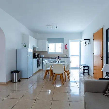 Beautiful 2 Bed In Cyprus Apartmán *