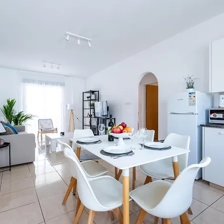 Beautiful 2 Bed In Cyprus Apartment