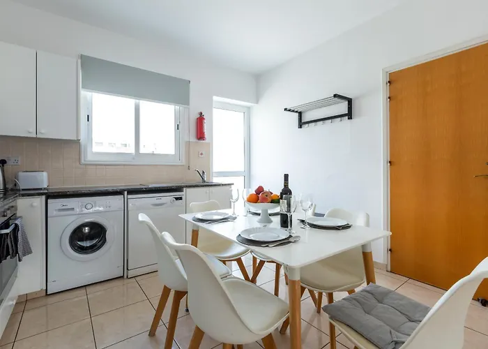 アパート Beautiful 2 Bed In Cyprus パ フォス