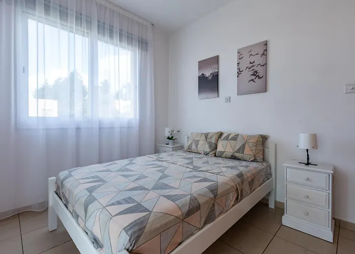 Lejlighed Beautiful 2 Bed In Cyprus Paphos